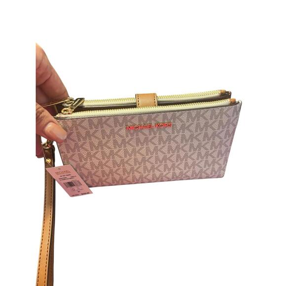 Michael Kors Handbags - Michael Kors Jet Set Double Zip Wristlet Phone Wallet Vanilla MK